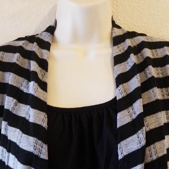 ❣CATO Black Gray Stripe Attached Tank Cardigan❣ - Picture 3 of 7